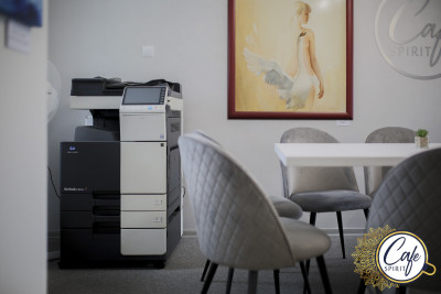 Cafe Spirit Siófok, mentes üzleti kávézó, bérelhető privát tárgyaló