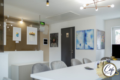 Cafe Spirit Siófok, mentes üzleti kávézó, bérelhető privát tárgyaló