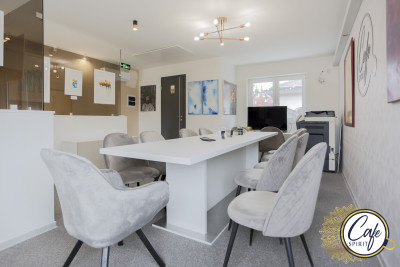 Cafe Spirit Siófok, mentes üzleti kávézó, bérelhető privát tárgyaló